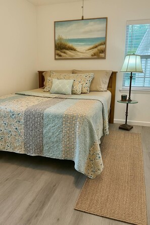 4 bedrooms, desk, iron/ironing board, WiFi