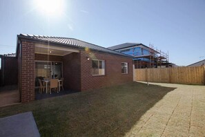 تناول الطعام بالخارج