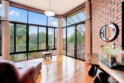 Rowville 3BR family Lakeside Retreat