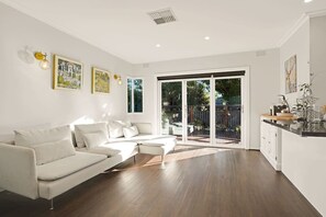 تلفزيون، مكتب