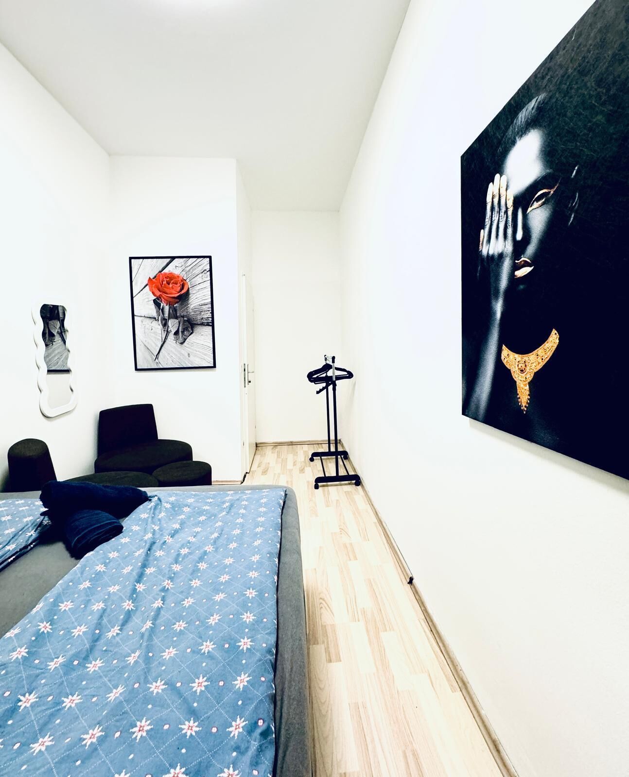 Basic Room | Iron/ironing board