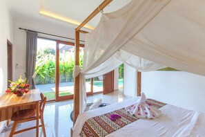 2 bedrooms, desk, iron/ironing board, WiFi