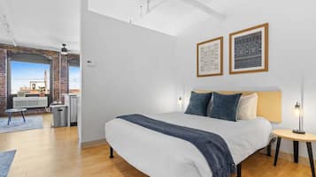 1 habitación, tabla de planchar con plancha, wifi y ropa de cama