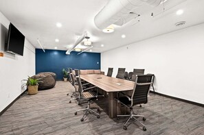 Meeting facility - Enger Lofts Apt 304, Heirloom Vacations (Duluth)