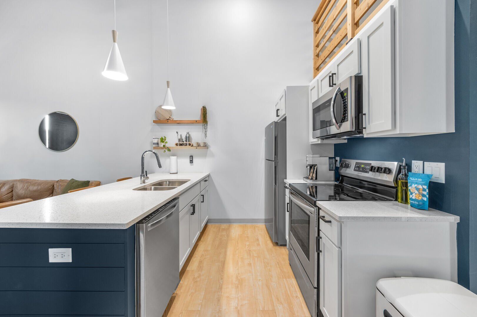 冰箱、微波炉、烤箱、炉灶