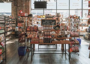 Gift shop - Craft District Apt w/ Gym & Coffee Shop 323 (Duluth)