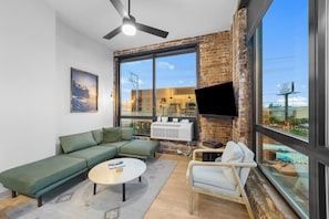TV - Craft District Apt w/ Gym & Coffee Shop 207 (Duluth)