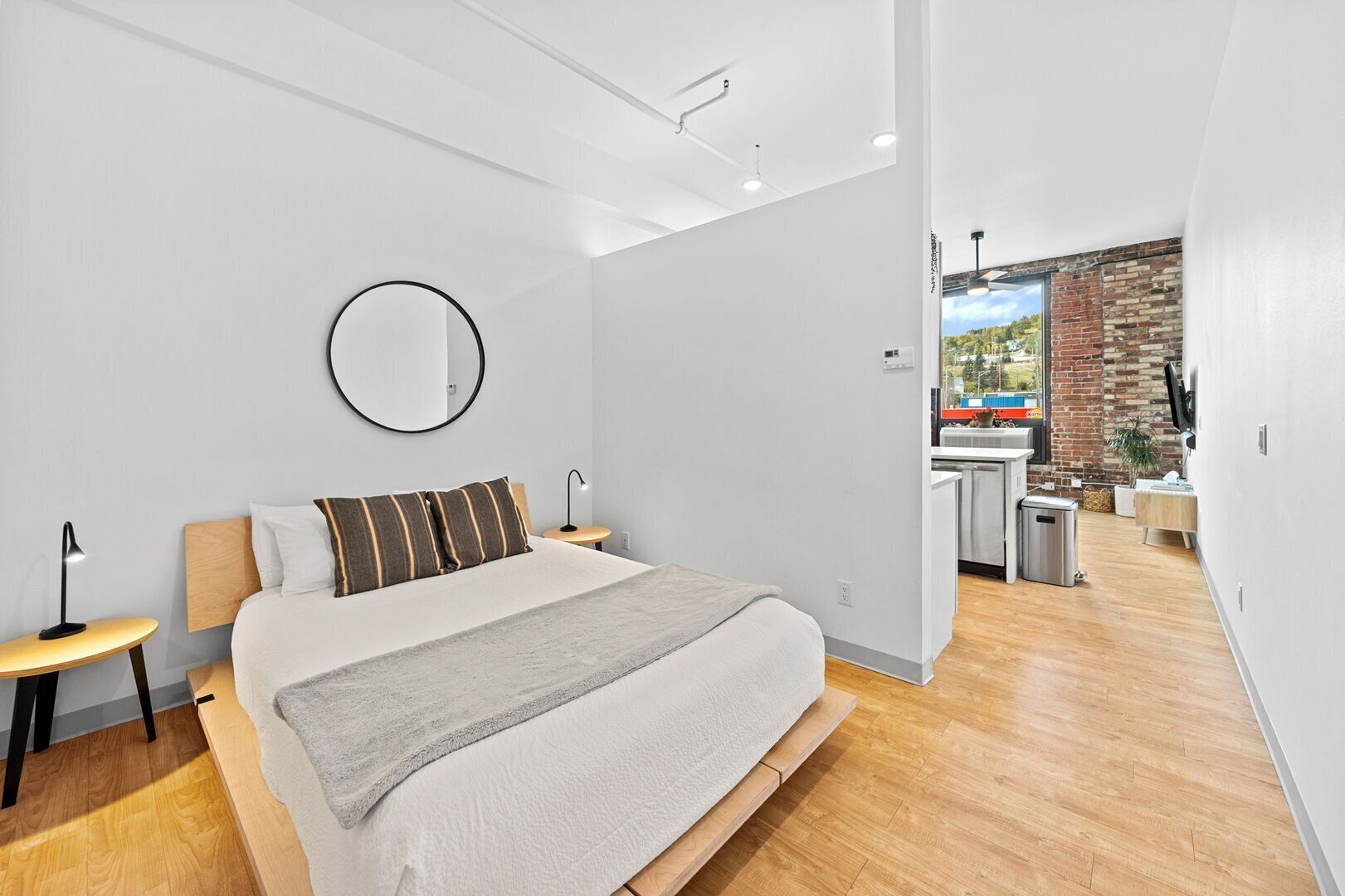 1 多间卧室、上网接入