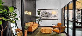 Modern Apt w/ Gym, Elevator, Coffee Shop | 223