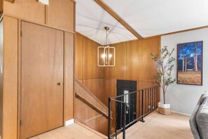 Interior - Beauty on the Bay, Green Lake Beauty on the Bay (Green Lake)