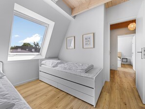 2 bedrooms, Internet