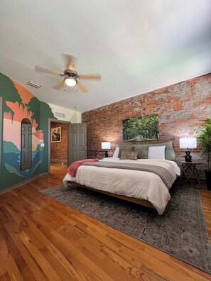 2 bedrooms, desk, iron/ironing board, travel crib