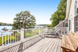 Terrace/patio - Oasis by the Bay - Waterfront Heated Pool Hot Tub! (Annapolis)