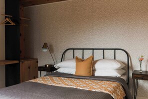 3 Schlafzimmer, Schreibtisch, Bügeleisen/Bügelbrett, WLAN
