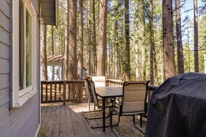 Outdoor dining - Hike, Ski & Sip: Arnold Cabin 4 Mi to State Park! (Arnold)