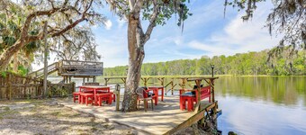 Lanai & Fire Pit: Riverfront Studio in Chiefland!