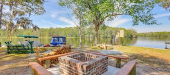 Dock & Fire Pit: Scenic Studio on Suwannee River!