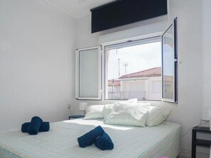 3 室のベッドルーム、アイロン / アイロン台、インターネット