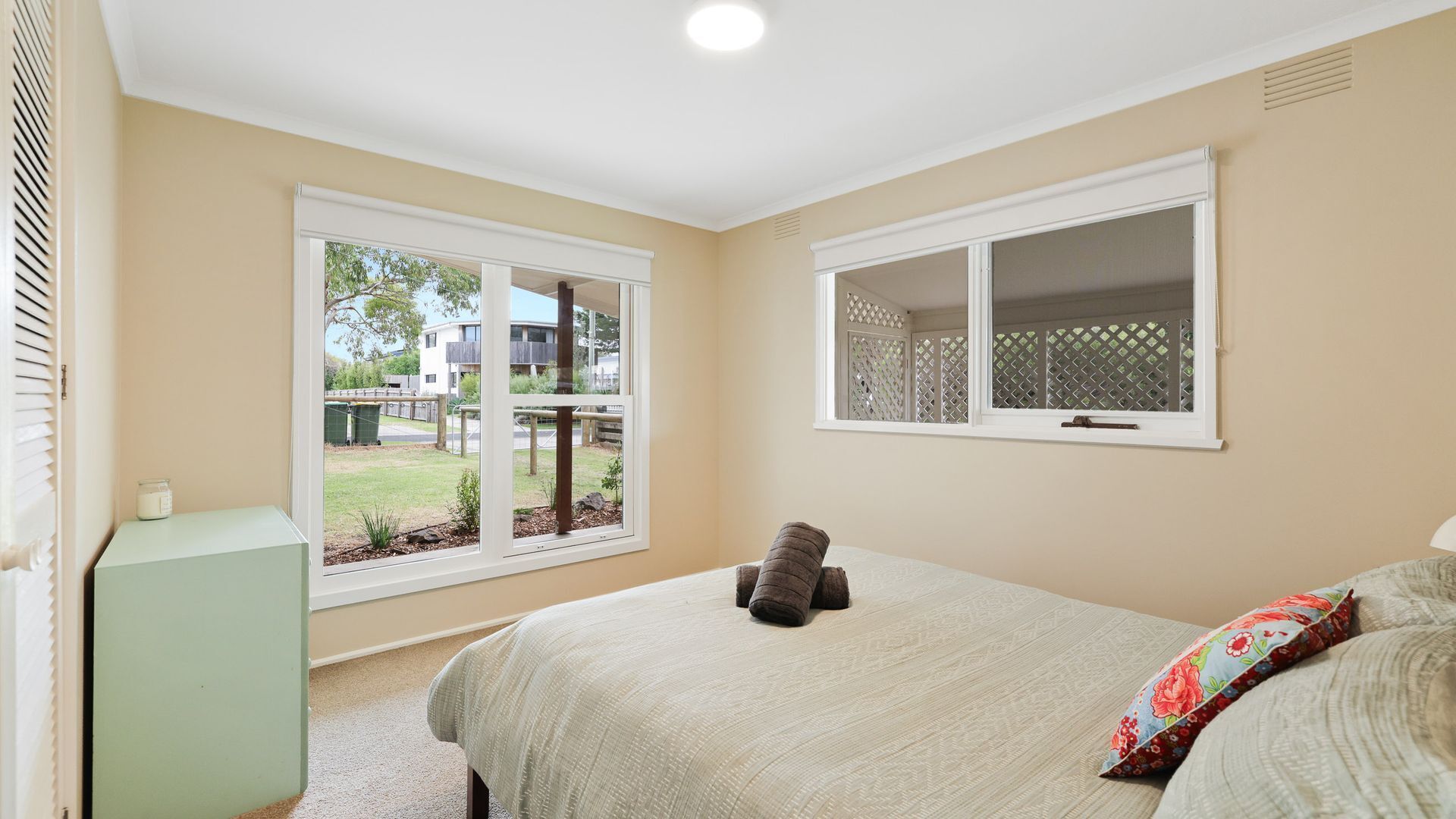 3 bedrooms, iron/ironing board, internet