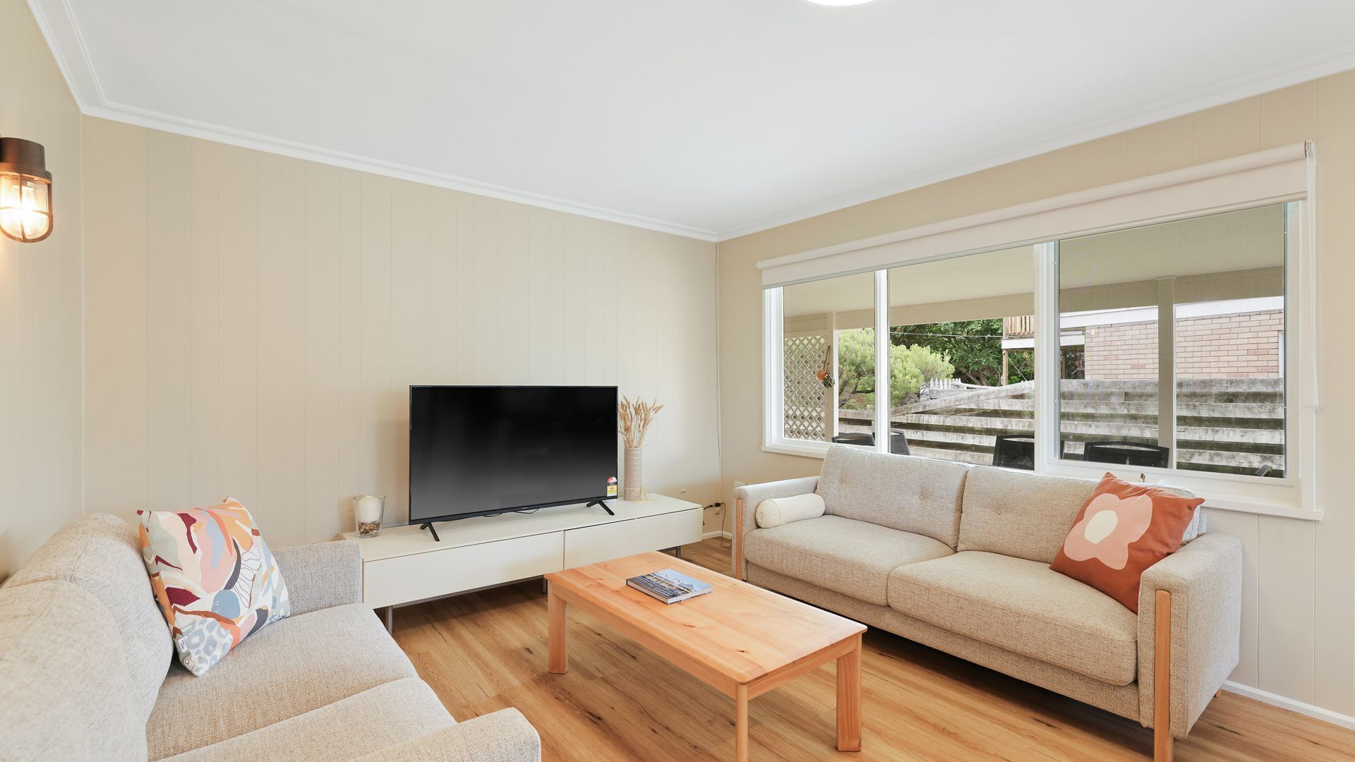 TV, fireplace, DVD player, books