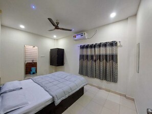 5 bedrooms, iron/ironing board, WiFi