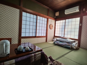 Quarto Individual em estilo japonês, um futon, para não fumantes (6 Tatami Mats) | Wi-Fi de cortesia, roupa de cama