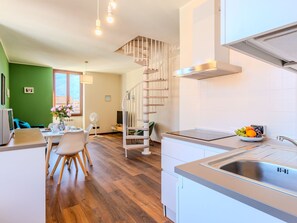 Fridge, microwave, cookware/dishes/utensils - Piazza San Giuseppe by Interhome (Acquaseria)