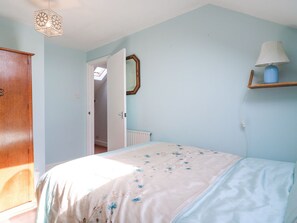 3 dormitoris, decoració individual i mobiliari individual 