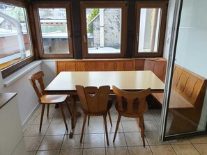 Dining - Fitters' accommodation for 10 people (Stipshausen)