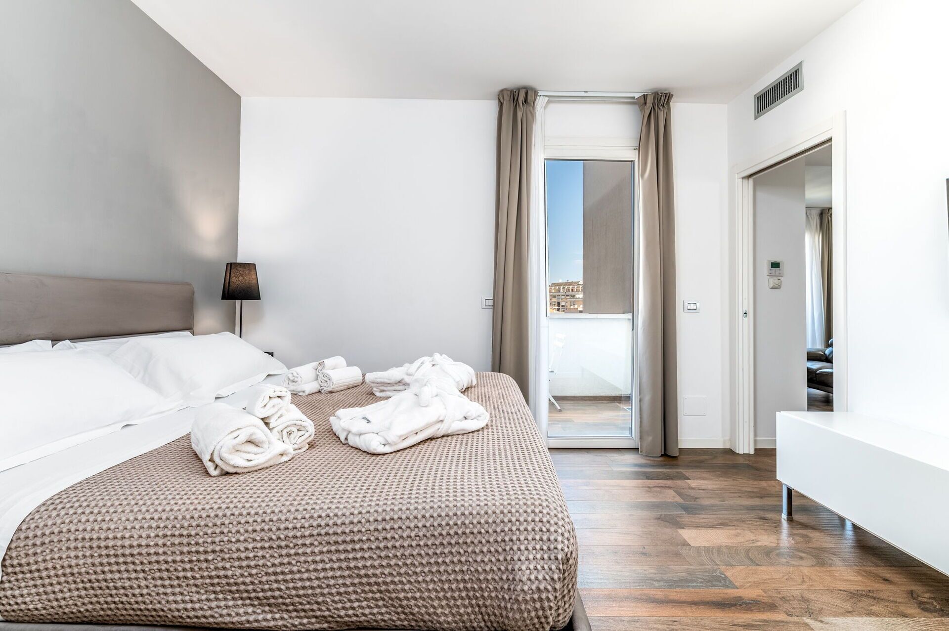 1 camera, Wi-Fi gratuito