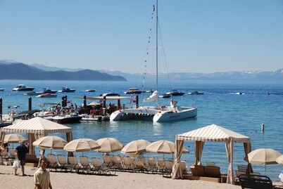 Five Star 2-bedroom Lakefront Villa in fabulous Incline Village