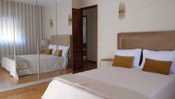 5 bedrooms, free WiFi, bed sheets