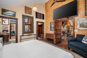 3 bedrooms, desk, free WiFi, bed sheets