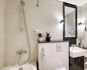 Apartamento Deluxe, vistas a la ciudad | Baño