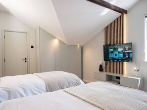 3 bedrooms, iron/ironing board, Internet, bed sheets