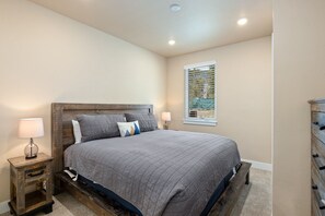 1 habitación, tabla de planchar con plancha, wifi gratis y ropa de cama 