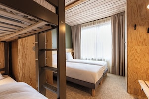 Dormitório compartilhado, 4 quartos (shared bathroom) | Cortinas blackout, quartos à prova de som, Wi-Fi de cortesia
