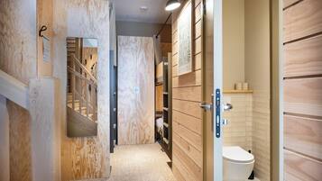 Dortoir Partagé, femmes uniquement | Rideaux occultants, Wi-Fi gratuit, draps fournis