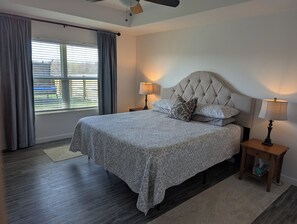 3 bedrooms, iron/ironing board, travel crib, free WiFi