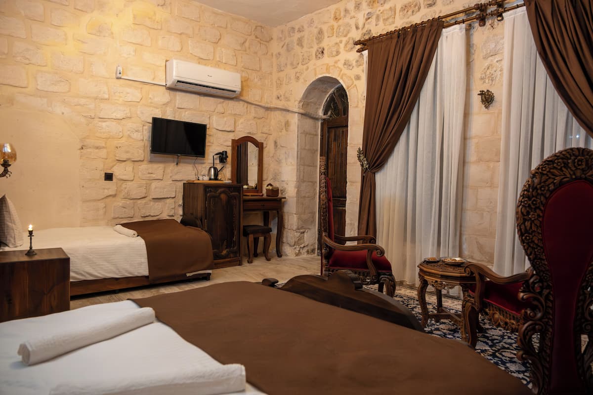 Deluxe Room | Free WiFi, bed sheets