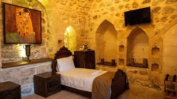 Habitación familiar, balcón, vista al jardín | Wifi gratis y ropa de cama