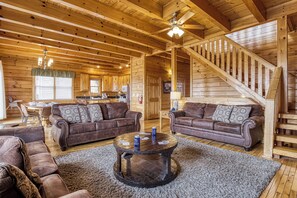 Smart TV, lareira, videogames, pebolim