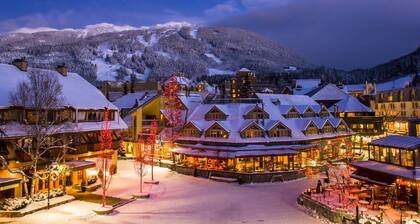 Top floor Village Studio at Alpenglow. Steps away from everything.<br>Pool and hot tub
