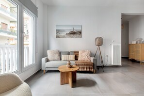 Living area - Selesta - 2 Bedroom Apartment in Athens (Athens)