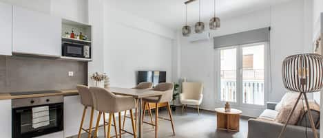 Basic Apartment, 2 Bedrooms, Kitchen, City View | Living area