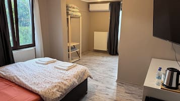 Standard Room, Balcony, Garden View | Egyptian cotton sheets, premium bedding, minibar, desk