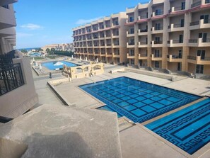 Pool - Cozy studio in pleasant Hurghada with AC, WiFi (Hurghada)