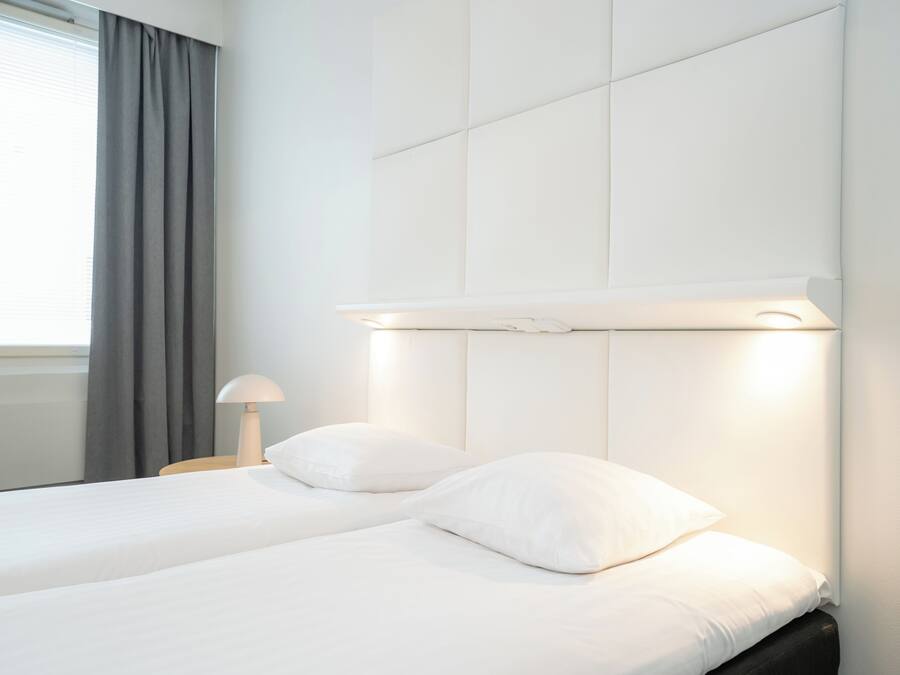 Double Room | Laptop workspace, free WiFi