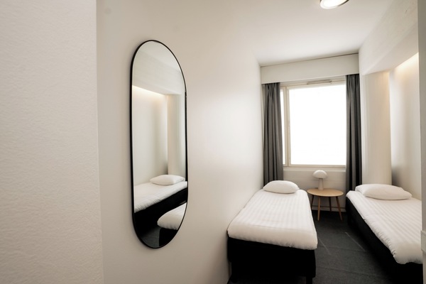 Kahden hengen huone | Kannettavalle tietokoneelle sopiva työtila, ilmainen Wi-Fi