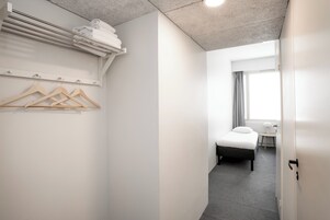 Laptopgeeigneter Arbeitsplatz, kostenloses WLAN